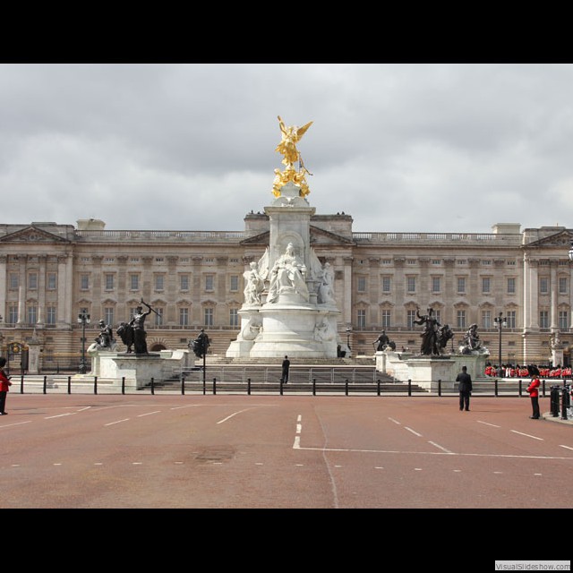 Buckingham<br/>Palace